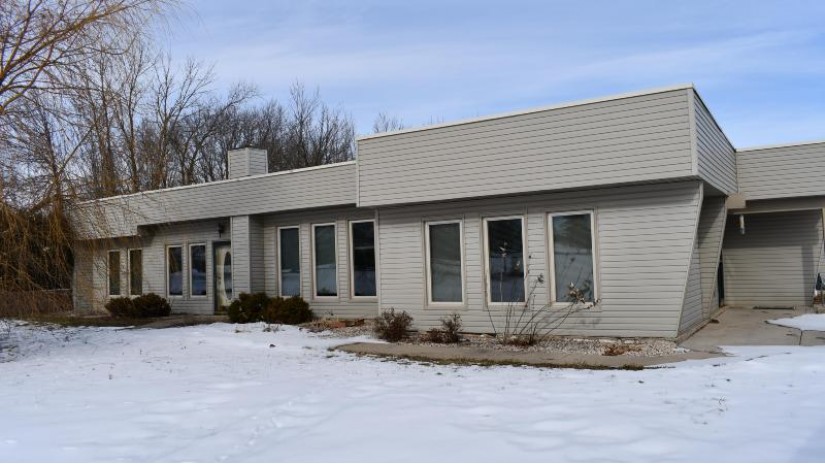 21040 County Line Rd Dover, WI 53139 by Berkshire Hathaway Home Services Epic Real Estate $299,900