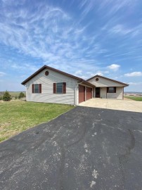 N5802 Johnson Rd, Richmond, WI 53115