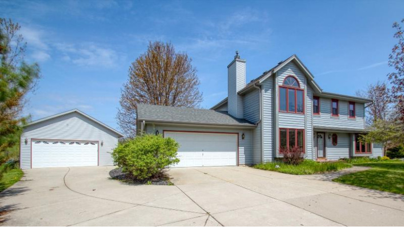 N90W28170 Lookout Ct Merton, WI 53029 by RE/MAX Realty Pros~Brookfield $446,900