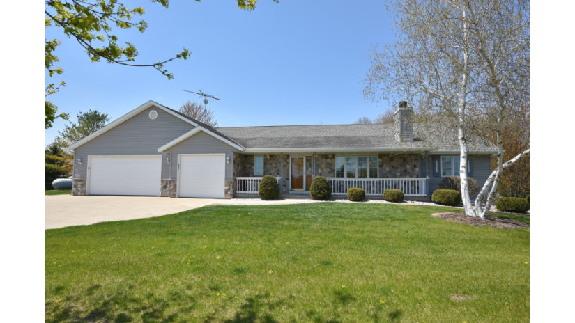 N4581 County Road P Rubicon, WI 53078 by Shorewest Realtors $327,500