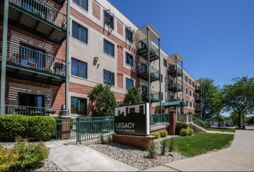 3710 N Oakland Ave 308, Shorewood, WI 53211