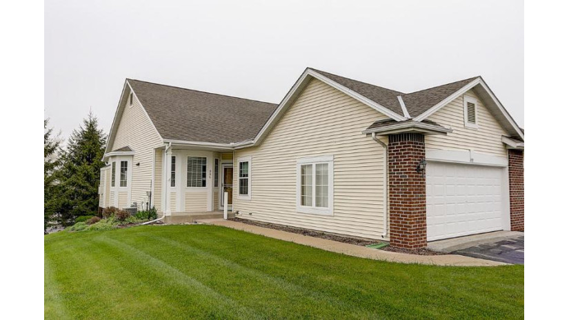 996 Niagara Ct Port Washington, WI 53074 by Realty Executives Choice $249,900