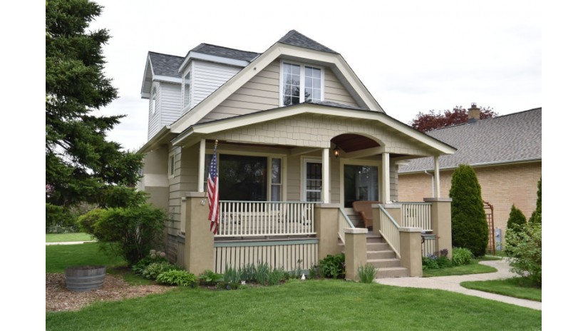 7826 W Cold Spring Rd Greenfield, WI 53220 by Shorewest Realtors $219,900