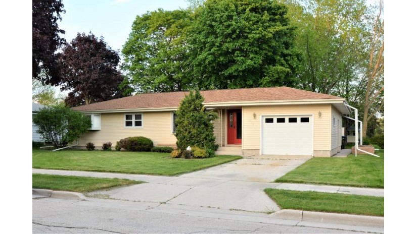 824 Cleveland St Kiel, WI 53042 by CRES $164,900