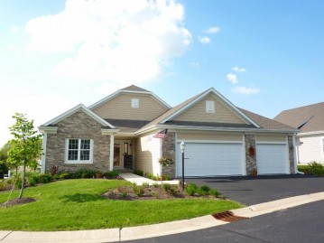 N110W14632 Preserve Heights Ct, Germantown, WI 53022-4216