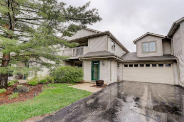 2244 Circle Ridge Rd A, Delafield, WI 53018