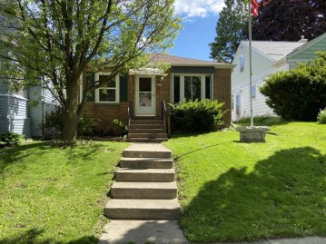 3647 E Van Norman Ave, Cudahy, WI 53110-1118