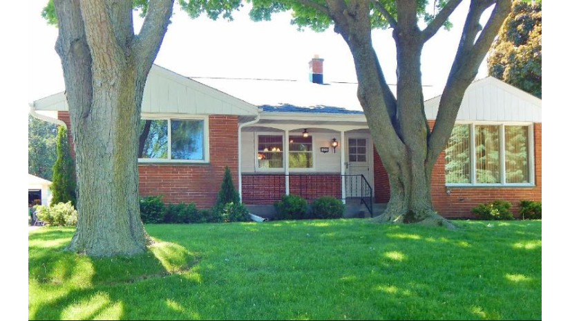 1835 Elm Ave South Milwaukee, WI 53172 by Benefit Realty $194,900