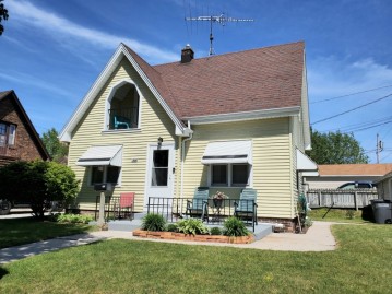 1909 S 10th St, Sheboygan, WI 53081-5946