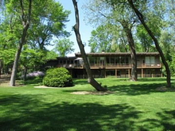 1165 W Green Tree Rd, River Hills, WI 53217-3720