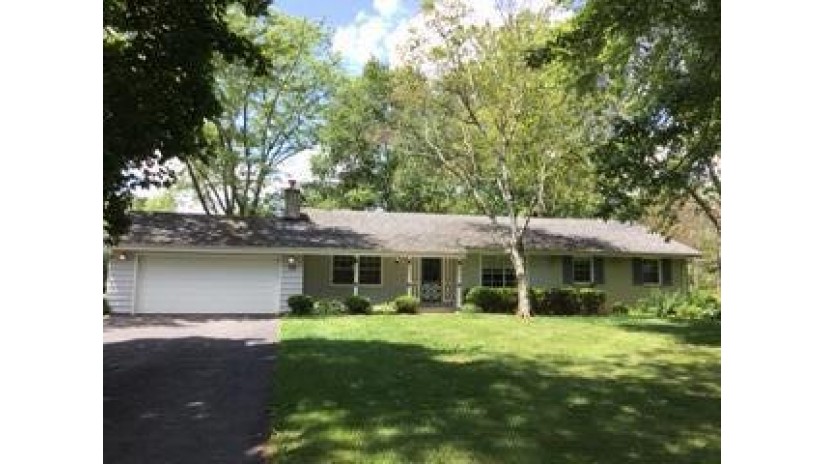 11751 N Solar Ave Mequon, WI 53097 by NON MLS $279,900