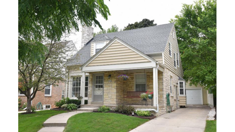 2534 N 67th St Wauwatosa, WI 53213 by First Weber Inc -NPW $310,000