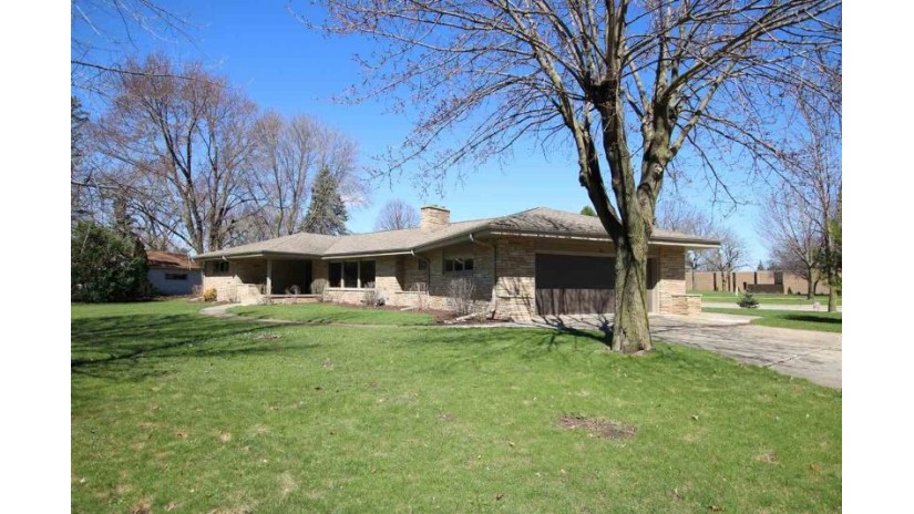 6 Elm Acres Drive Fond Du Lac, WI 54935 by Adashun Jones, Inc. $269,900