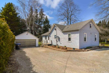 2067 Hwy S, Nasewaupee, WI 54235