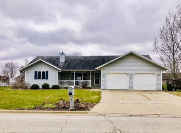 460 Nightingale Drive, Pulaski, WI 54162