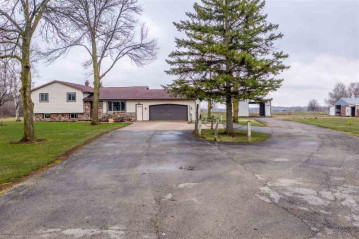 W5429 Stingle Road, Black Creek, WI 54106