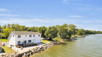 4745 Edgewater Beach Road, Scott, WI 54311-9734