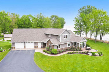 4151 Lade Beach Road, Little Suamico, WI 54141