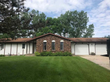 4909 Michelle Drive, Suamico, WI 54173