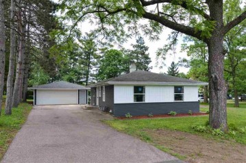 1041 Evans Street, Waupaca, WI 54981-2035