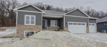 4141 Painted Arabian Run, Windsor, WI 53532