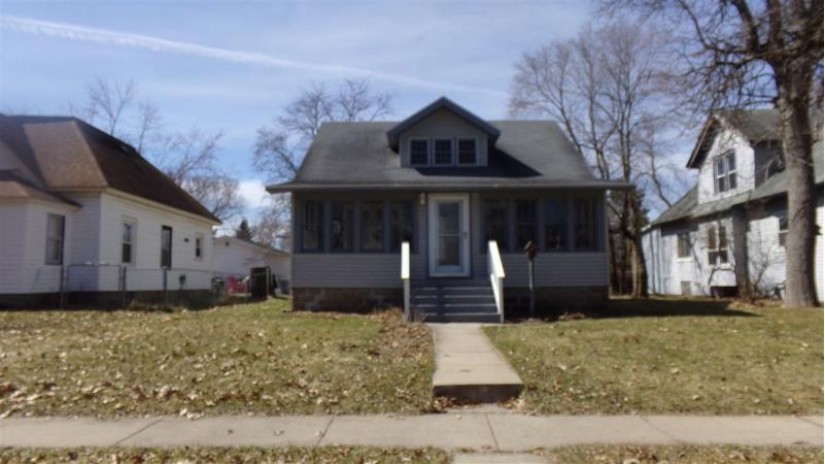 341 S Walker St Adams, WI 53910 by Barbara Drolson Real Estate $112,500