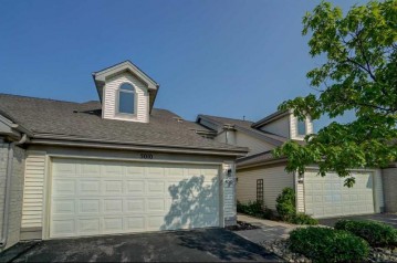 5010 Black Walnut Dr, McFarland, WI 53558