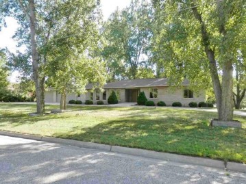 900 Charles Dr, Tomah, WI 54660