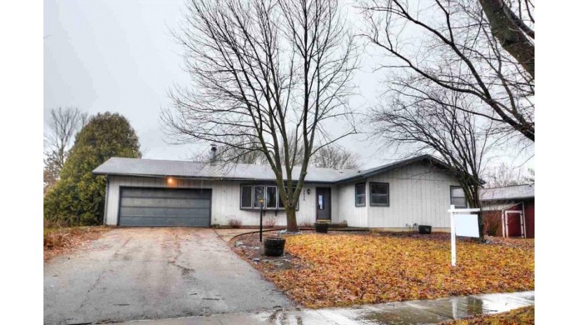 2826 Brandon Rd Madison, WI 53719 by Re/Max Preferred $199,900