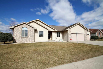 2012 Cherokee Dr, Prairie Du Sac, WI 53578