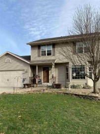 403 Neli Ct, Deerfield, WI 53531