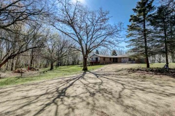 N3744 Traut Rd, Lowville, WI 53960