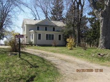 W12086 Olden Rd, Rosendale, WI 54971