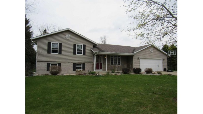 2448 W Glenmoor Ln Janesville, WI 53548 by Century 21 Affiliated $250,000