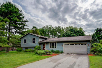 2650 Thomas Dr, Dunn, WI 53558