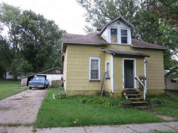 405 Madison St, La Valle, WI 53941