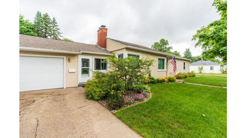 902 Ross Avenue Wausau, WI 54403 by Amaximmo Llc $199,973