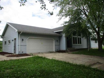 W16920 Apple Road, Tigerton, WI 54486