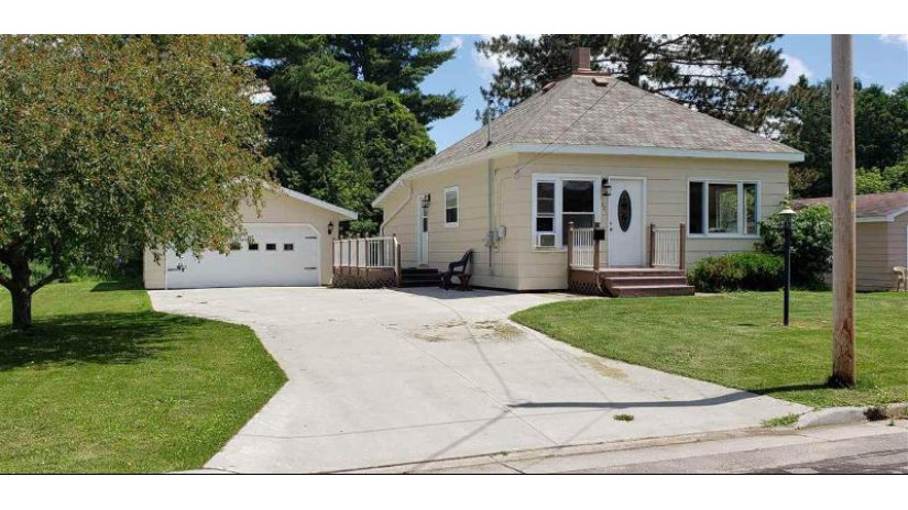 421 Hogan Street Antigo, WI 54409 by Absolute Realtors $84,900