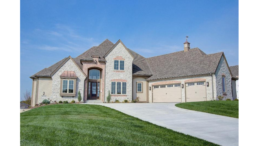 1630 Twisted Oak Ct Hartland, WI 53029 by Kings Way Realty, LLC $1,265,000