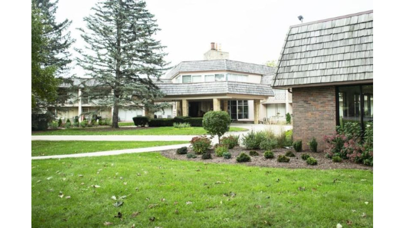 3405 S Browns Lake Dr 15 Burlington, WI 53105 by Keefe Real Estate, Inc. $175,000