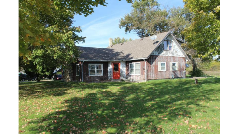 W8048 County Rd X Darien, WI 53114 by Keefe Real Estate, Inc. $300,000