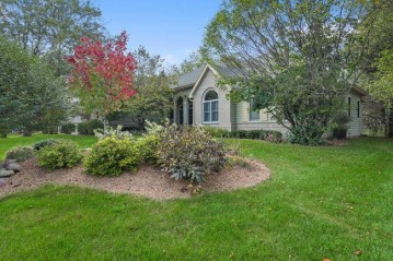 5241 Brackenwood Ct, La Crosse, WI 54601-2972