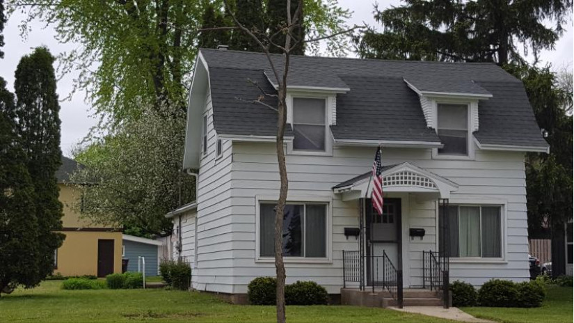 532 Cook St Lake Geneva, WI 53147 by Keefe Real Estate, Inc. $179,900