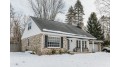 988 Hawthorne Ln Cedarburg, WI 53012 by Shorewest Realtors $375,000