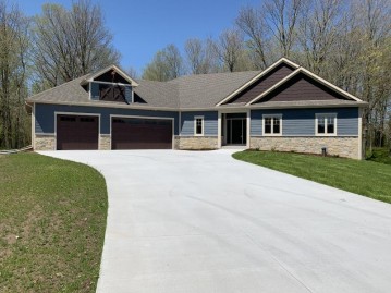 4206 Hidden Creek Ct, Jackson, WI 53037-9155