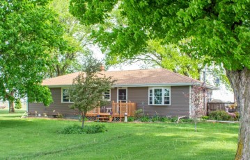 W6328 State Line Rd, Walworth, WI 53184