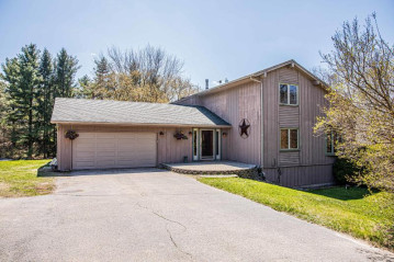 W7649 Hackett Rd, Whitewater, WI 53190-4356