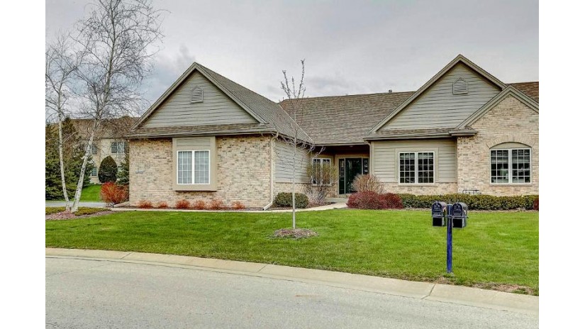 W50N595 Highland Crossings Cir Cedarburg, WI 53012 by Powers Realty Group $414,900