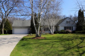 740 E Bay Point Rd, Bayside, WI 53217-1350